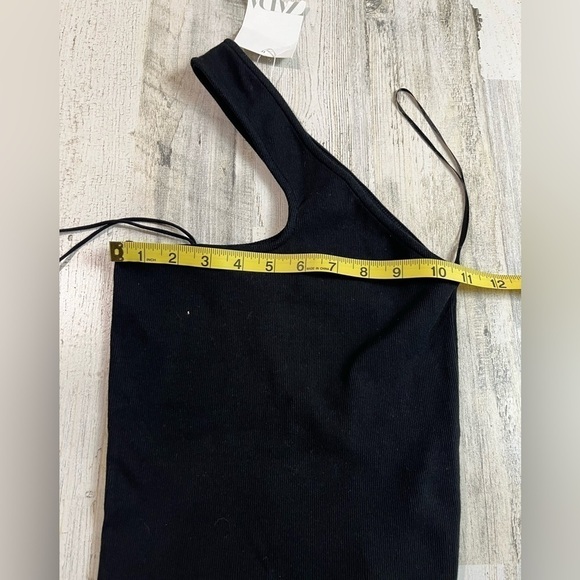 Zara Asymmetric Neckline Black top nwt size small - Picture 5 of 7